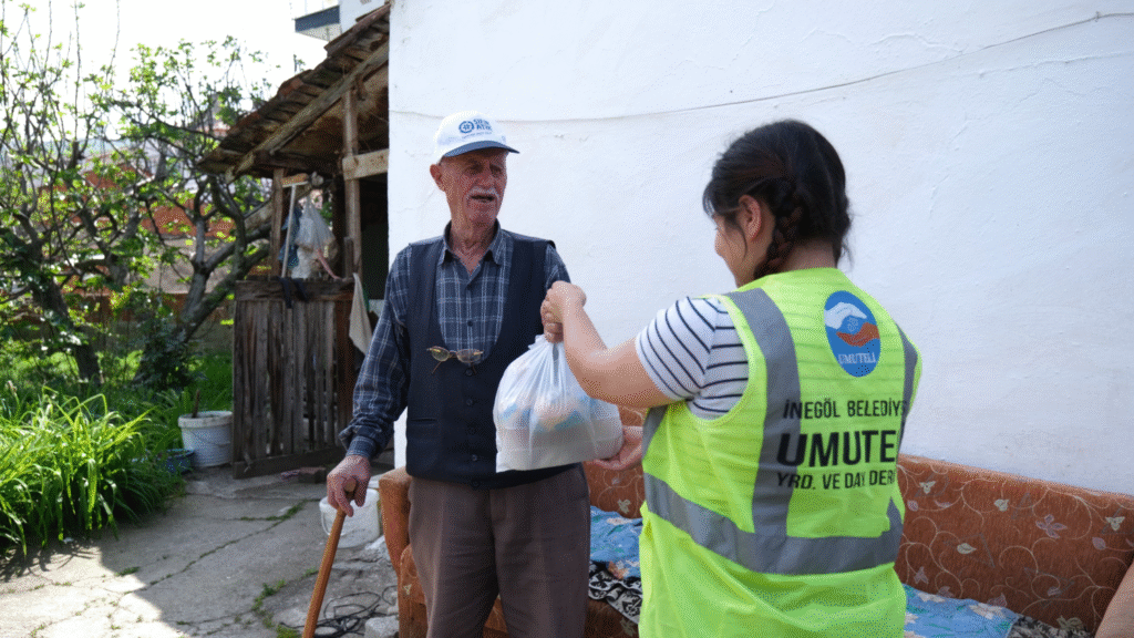 İnegöl’de Gönüller Yapılıyor