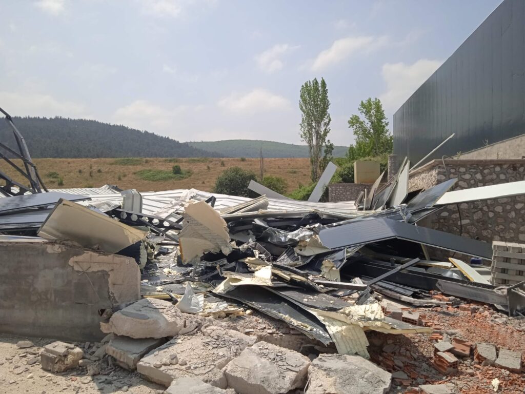 Kayapa’da kaçak fabrika yıkıldı