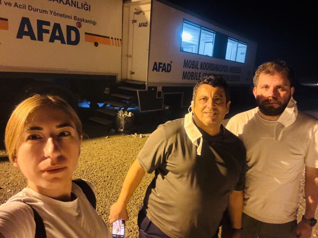Bursalı Eczacılar Görev Başında