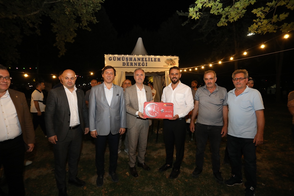 Dünya kültürü İnegöl sokaklarında