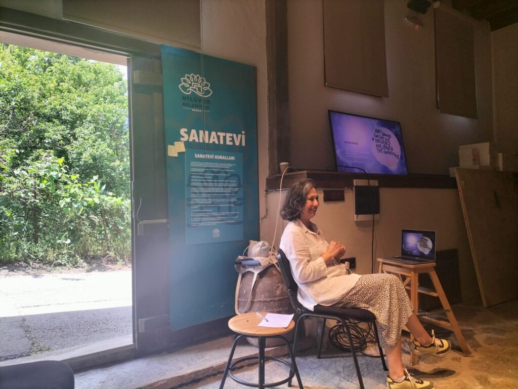 Nilüfer’den Sanatçılara Destek