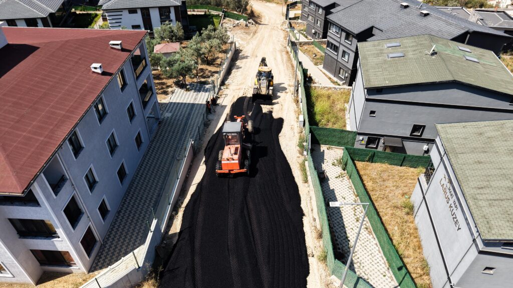 Gemlik’te asfalt mesaisi
