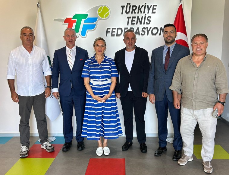 Tenis Kulüpleri Birliği yönetimi TTF Başkanı ile görüştü