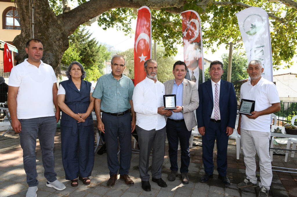 Gönüllü Çevre Temizliği Yapanlara Osmangazi’den Plaket!