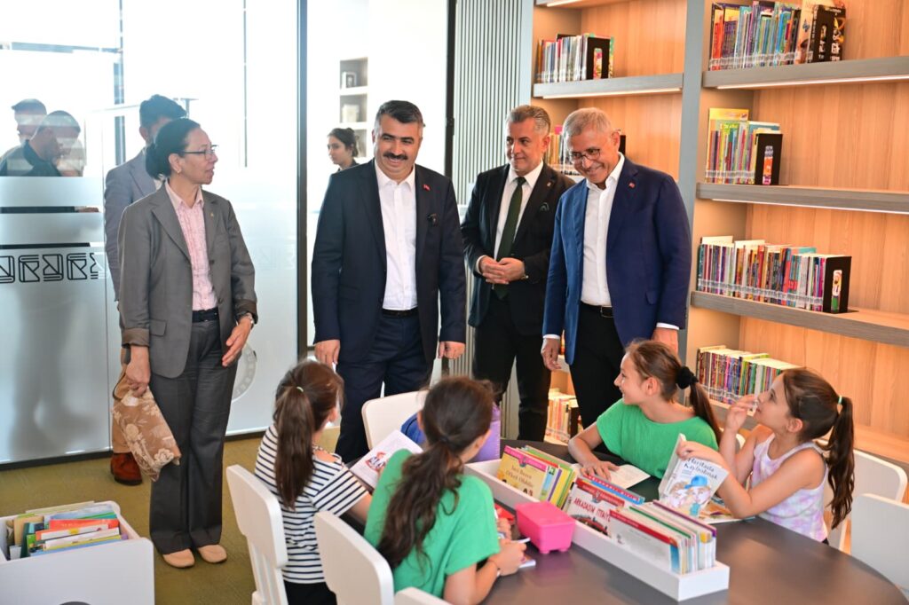 Yıldırım Belediyesi’nin Gençlik Projeleri Türkiye’ye Örnek Oldu!