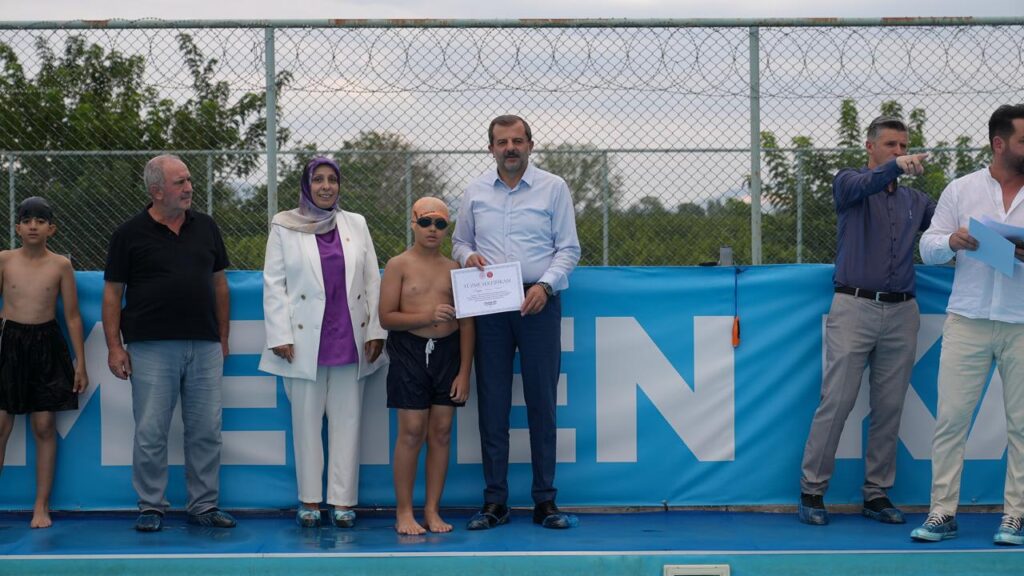 Gürsu’nun Gelecek Vadeden Yüzücüleri Sertifikalarını Aldı