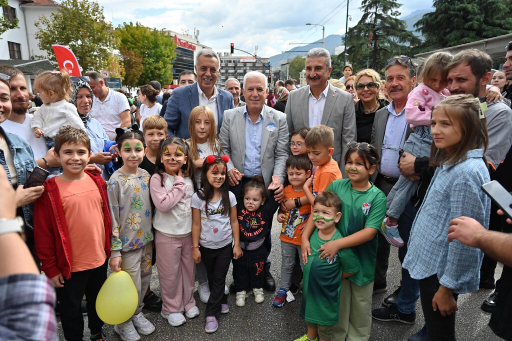 Heykel Çocuklara Bırakılıyor