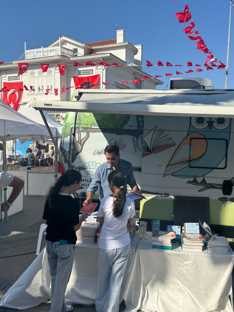 Nilüfer’den Fuara Kitap Desteği
