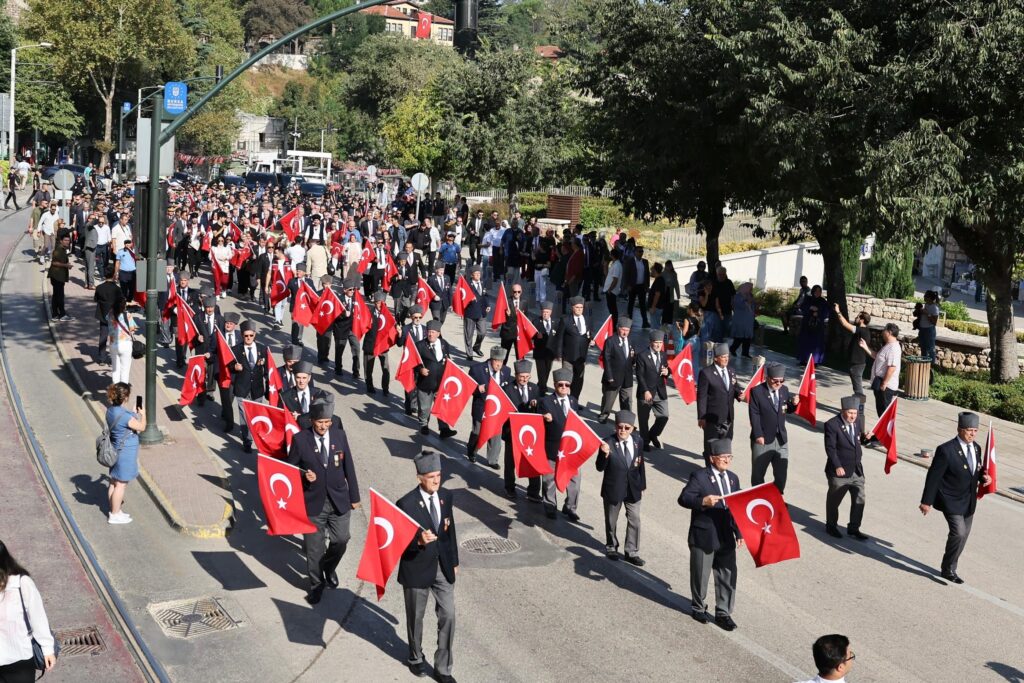 Bursa’nın Kurtuluş Coşkusu 103. Yılında Meydanları Doldurdu