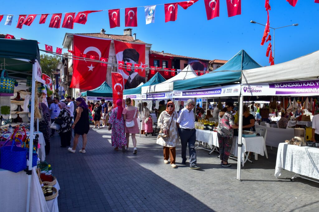 Emek Pazarı Mütareke Meydanı’nı Şenlendirdi