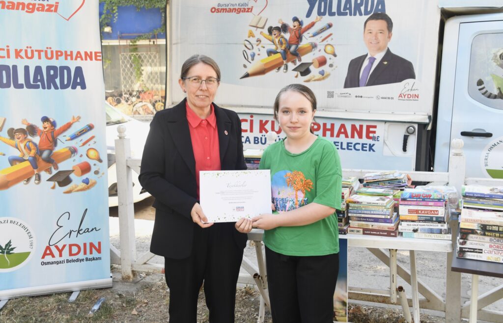 Yanan Ormanlar Kitaplarla Yeşerecek