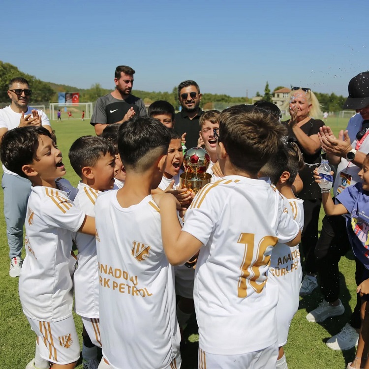 International Junior Cup futbol festivali yaşattı