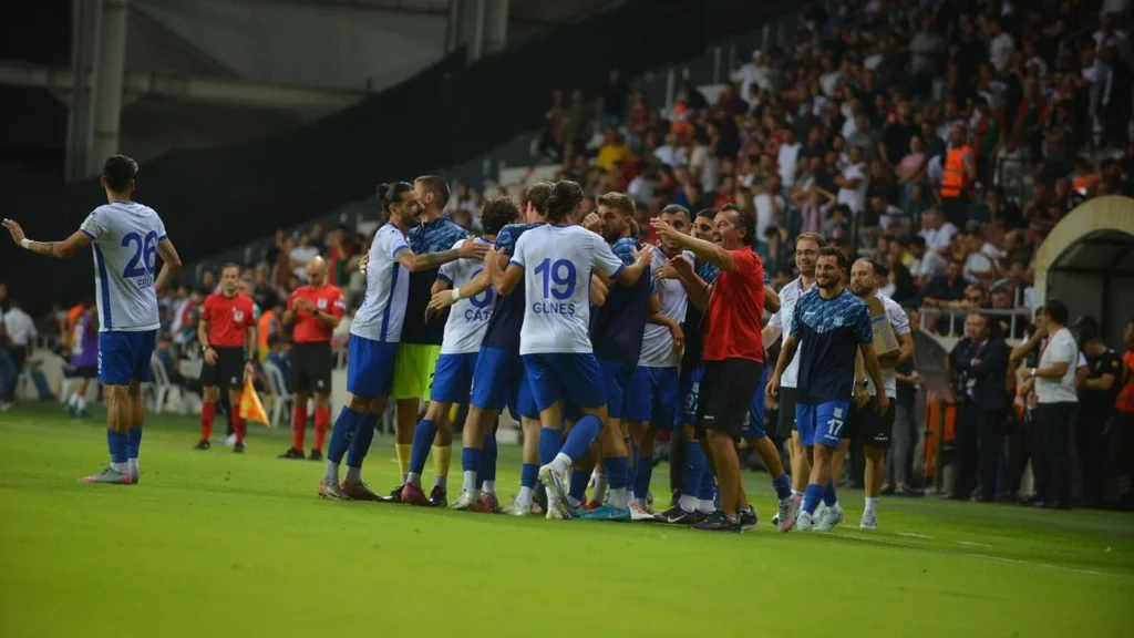 Bursa Yıldırımspor Karşıyaka’yı deplasmanda eledi