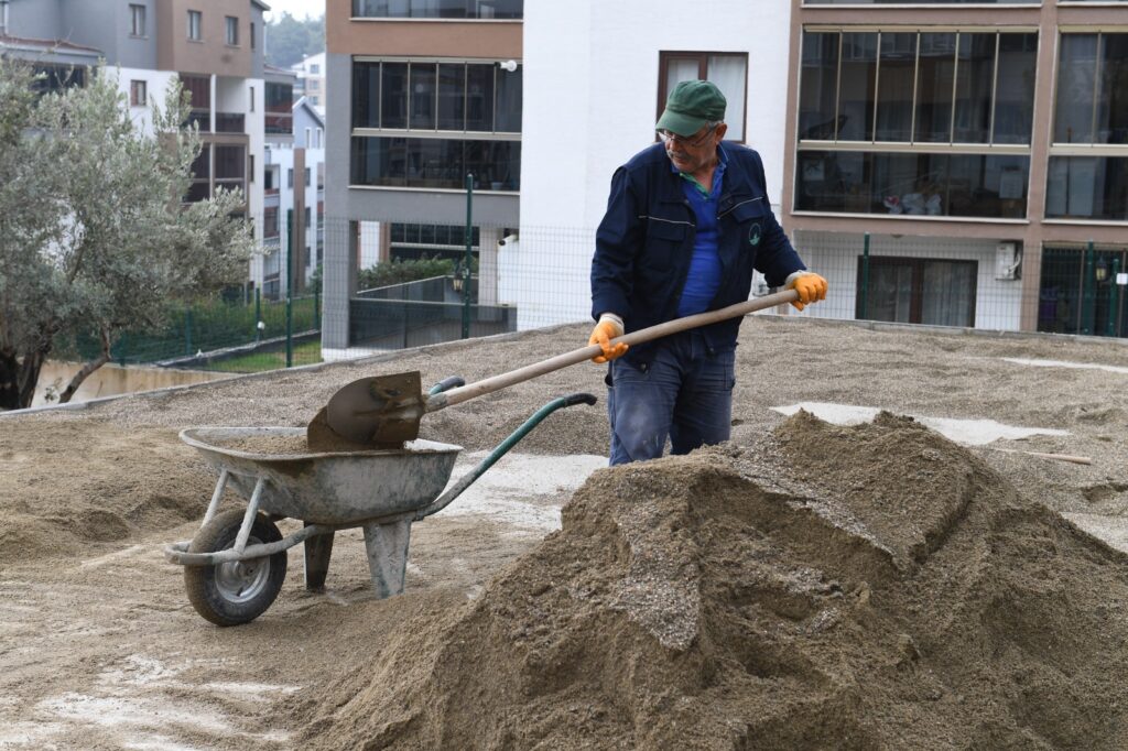 Osmangazi’de Mahalleler Yeni Park Alanlarıyla Güzelleşiyor