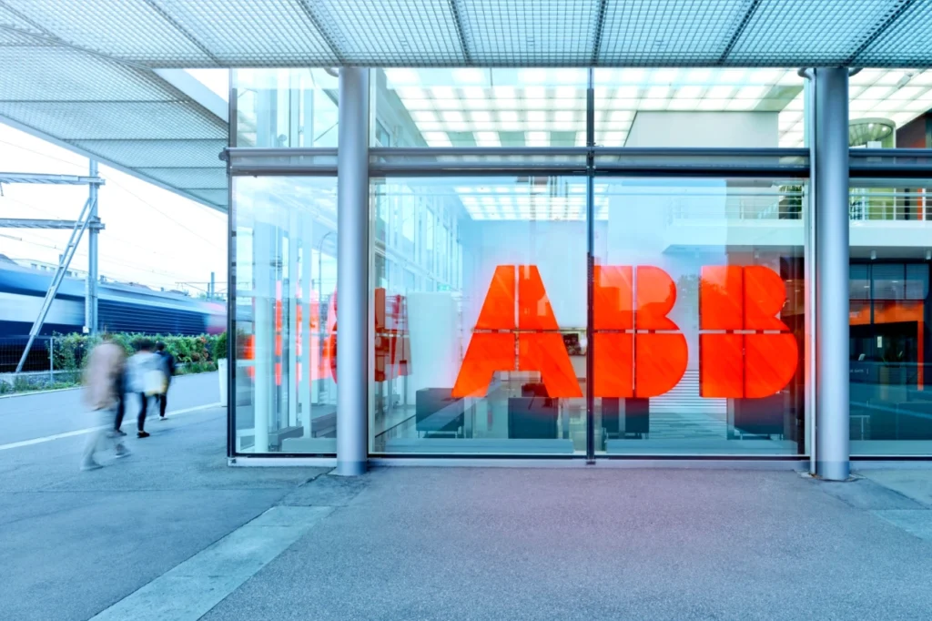 ABB, Robotik Bölümünü SoftBank’a Devrediyor