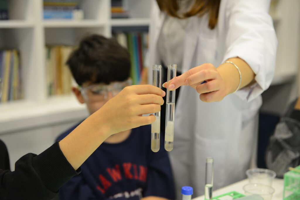 Minikler DNA’yı Kendi Gözleriyle Gördü