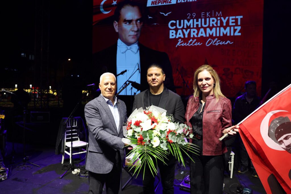 Kubat’tan Bursalılara Türkü Ziyafeti