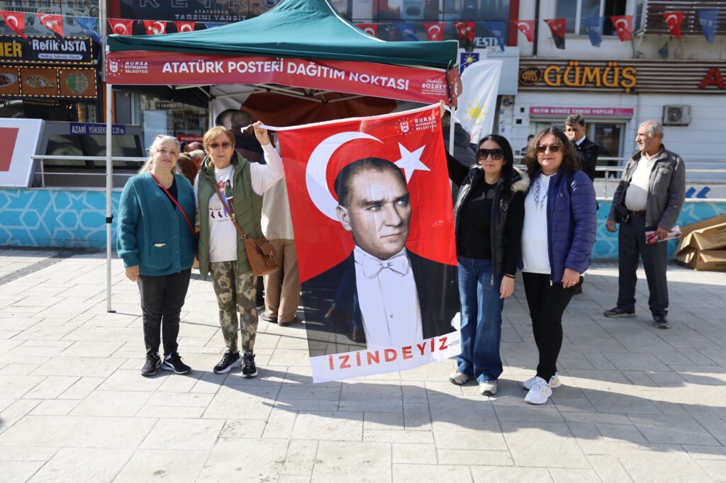 Bursa Kırmızı Beyaza Boyanıyor