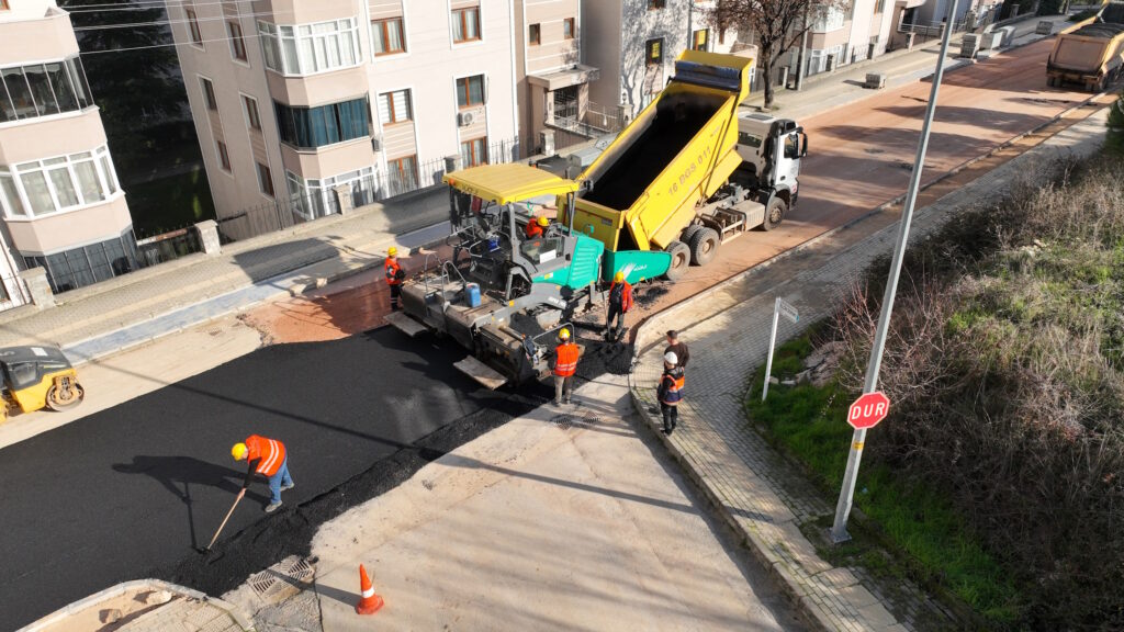 Bursa Yollarına Asfalt Yağdı