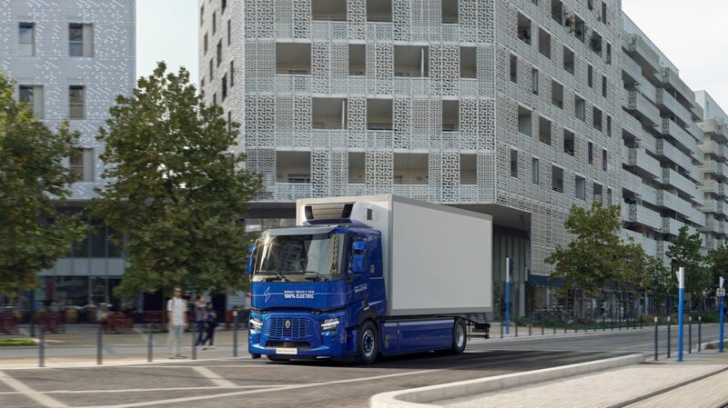 600 km Menzil: Renault Trucks Elektrikli Uzun Yol Çekicilerini Tanıttı