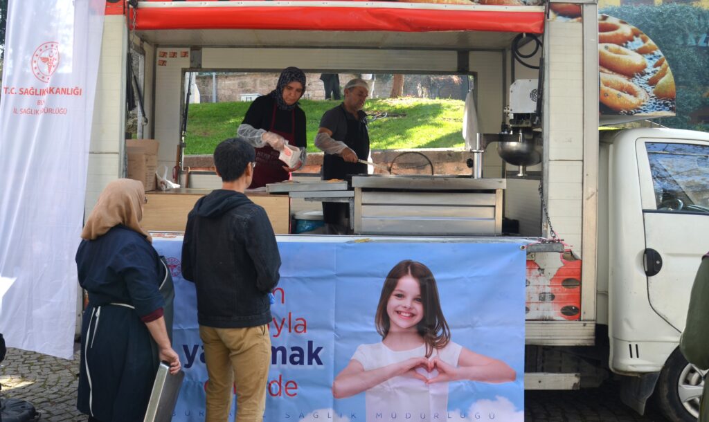 Yeşil Cami’de Hayat Verenlere Anlamlı Vefa