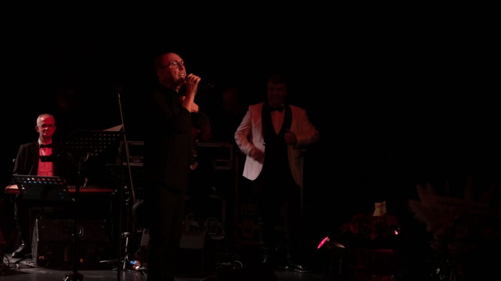 ÇEK Sanat’ta Zamansız Şarkılar