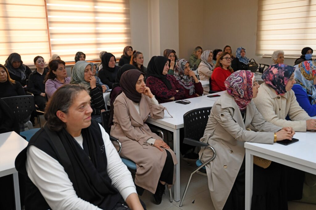 OSMANGAZİ BELEDİYESİ’NDEN ‘KADIN VE TOPLUM’ BAŞLIKLI SÖYLEŞİ