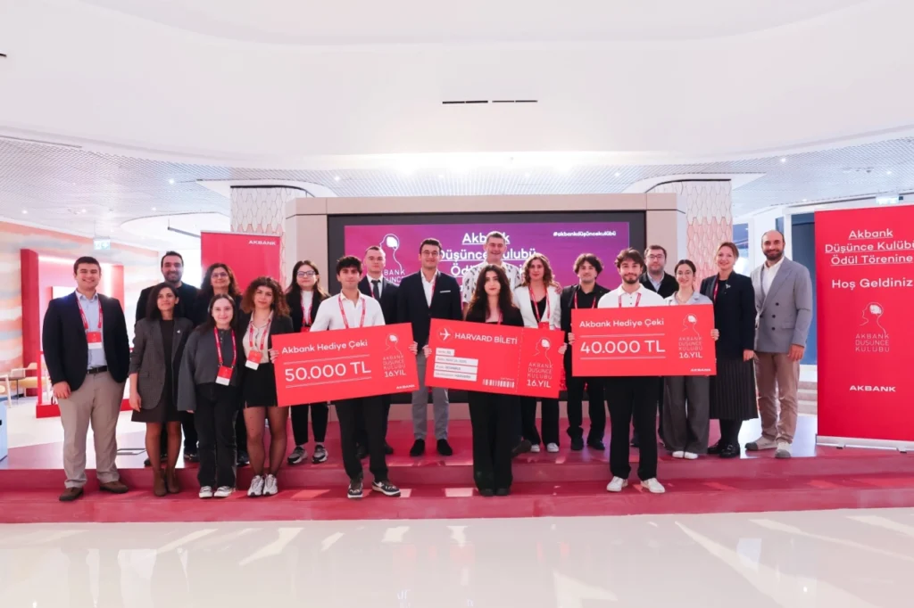 AKBANK DÜŞÜNCE KULÜBÜ İLE GENÇLER HARVARD YAZ OKULU YOLUNDA