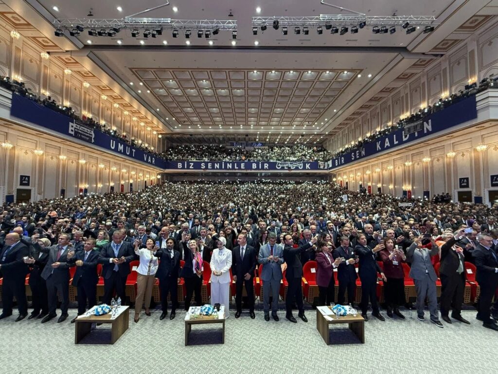 Anahtar Parti Bursa Teşkilatları Sahaya İndi