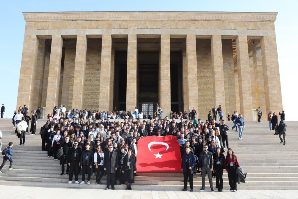 Bursa’dan Anıtkabir’e Gençlik Akını!