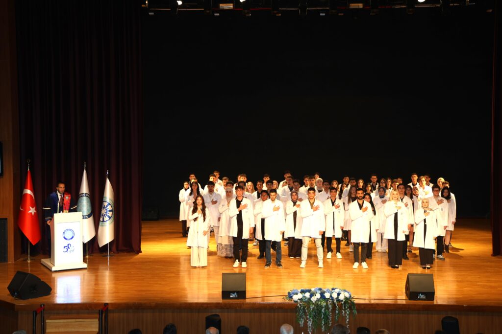 BUÜ’de Beyaz Önlük Heyecanı