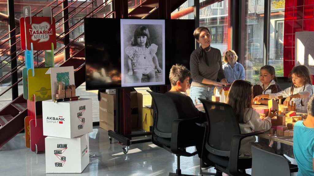 Pancar Deposu Çocukların Tuvali Oldu