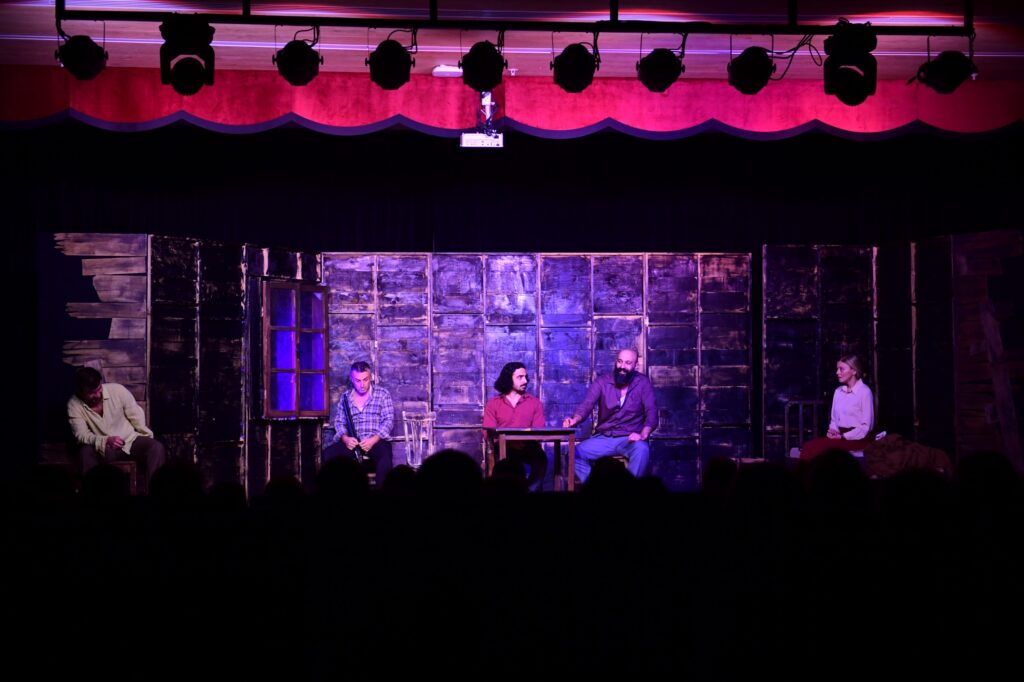 Sanat Toplumla Bütünleştirildi