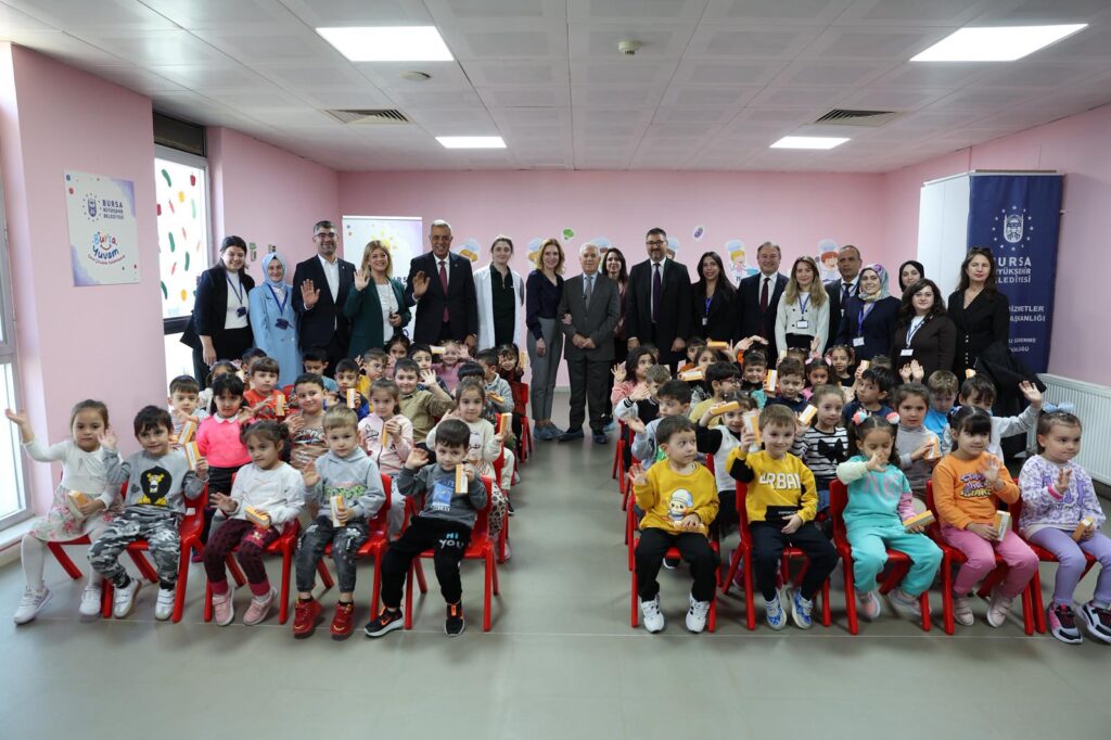 Bursa Yuvam Minikleri Diş Sağlığına Kavuşuyor