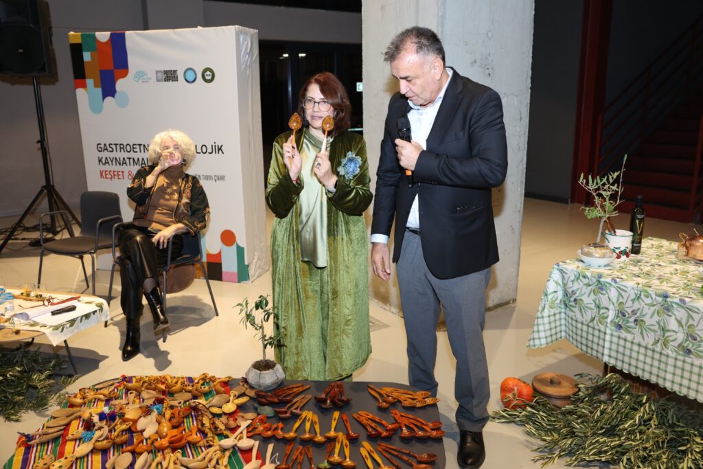 Nilüfer’de ‘Kaşık’ Kültürü ve Zeytin Lezzeti Buluştu