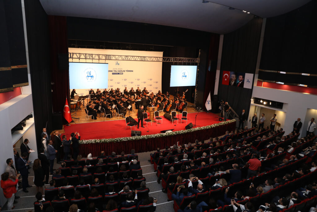 Sabancı Üniversitesi Gösteri Merkezi, Aralık’ta Tiyatroseverleri Sahnesine Bekliyor