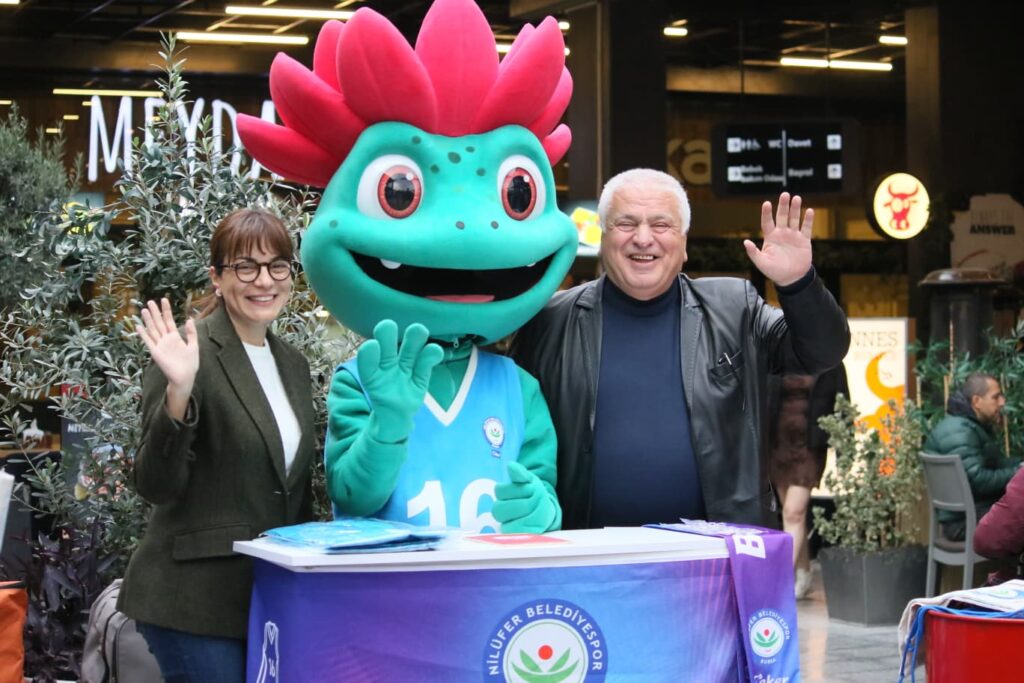 Yıldız makinesi Nilüfer Belediyespor Eker Kadın Voleybol Takımı