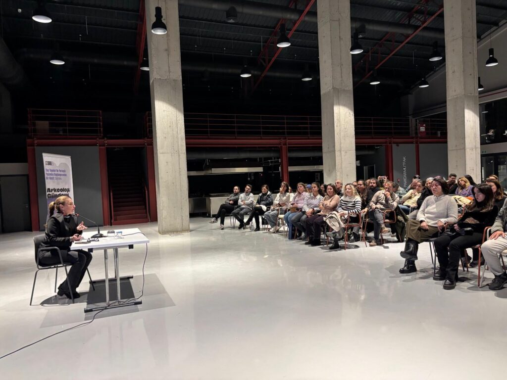 Konuttan Kamusal Alana Dönüşüm