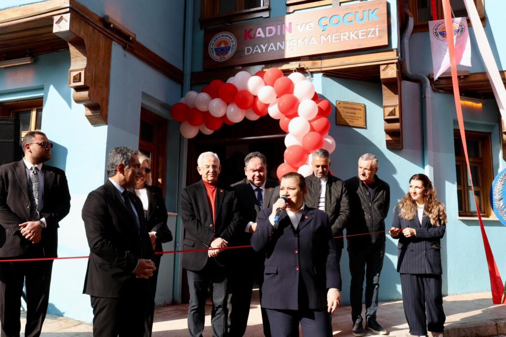 Gemlik’te Dayanışma Merkezi Açıldı!