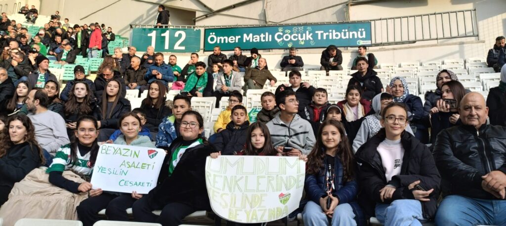 Yeşil Beyaz Sevda Aşılanıyor