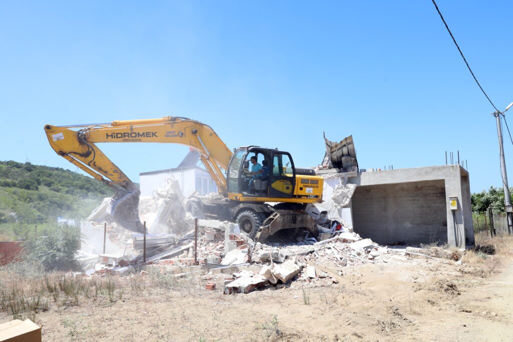 Mudanya’da İki Bin Yıkım