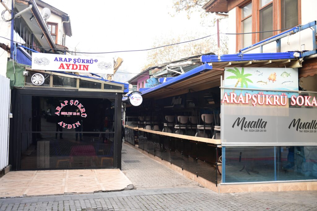 Tarihi Sokakta Yıkım Başladı