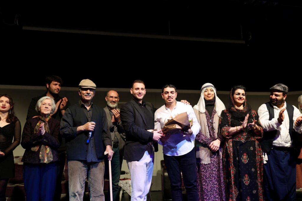 Sahnede Deviren Sürprizi Yaşandı