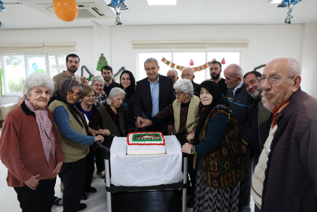 Huzurevinde Yeni Yıl Korosu