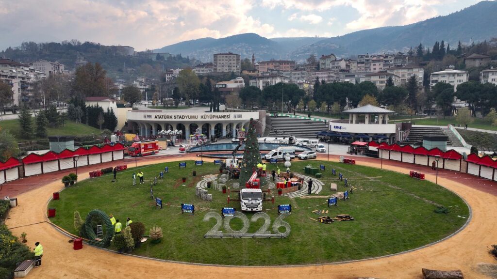 Bursa Yeni Yıl Meydanı Kuruldu