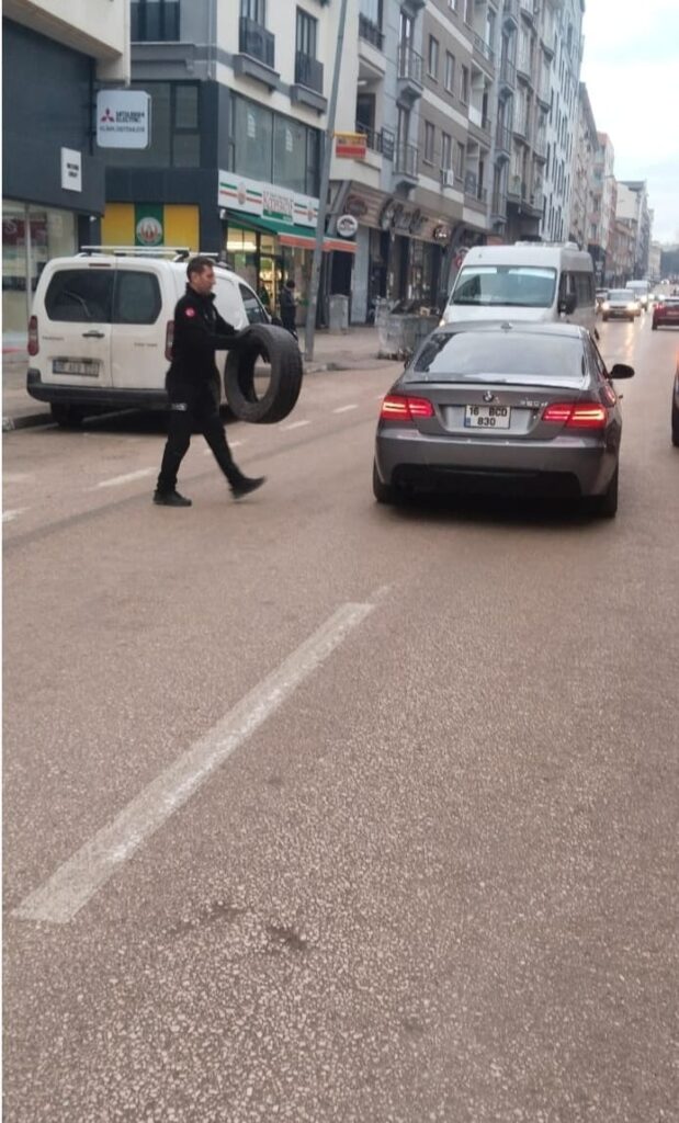 Kaldırımlar Yaya Yoluna Açıldı