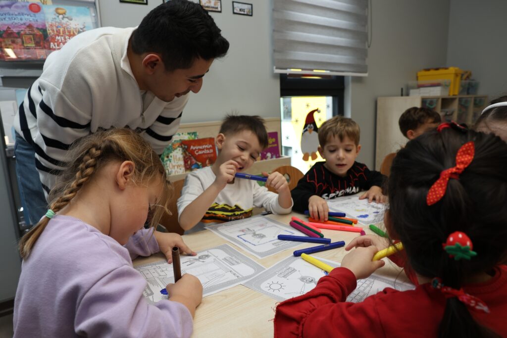 Minik Ellerden Çevreye Destek