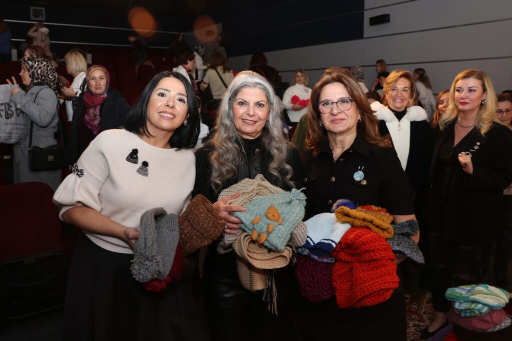 İlmek İlmek Sevgi Ördüler