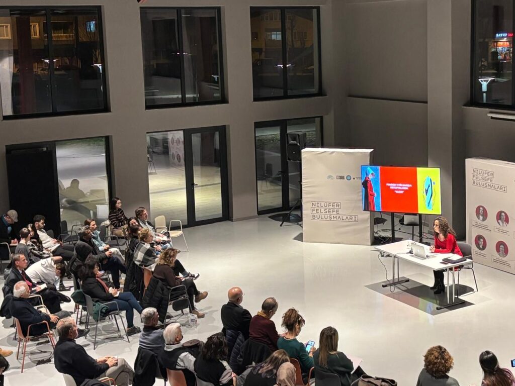 Distopyalarda Kadın Ve Etik