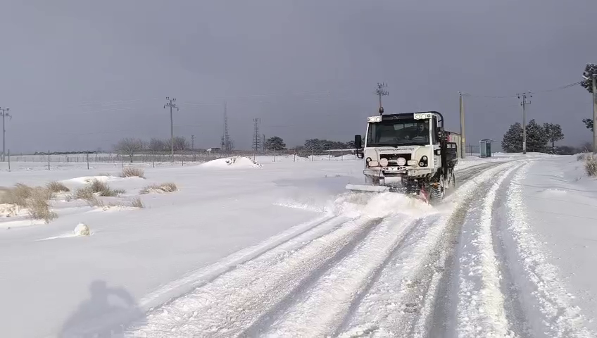 Ekipler Yolları Açık Tutuyor